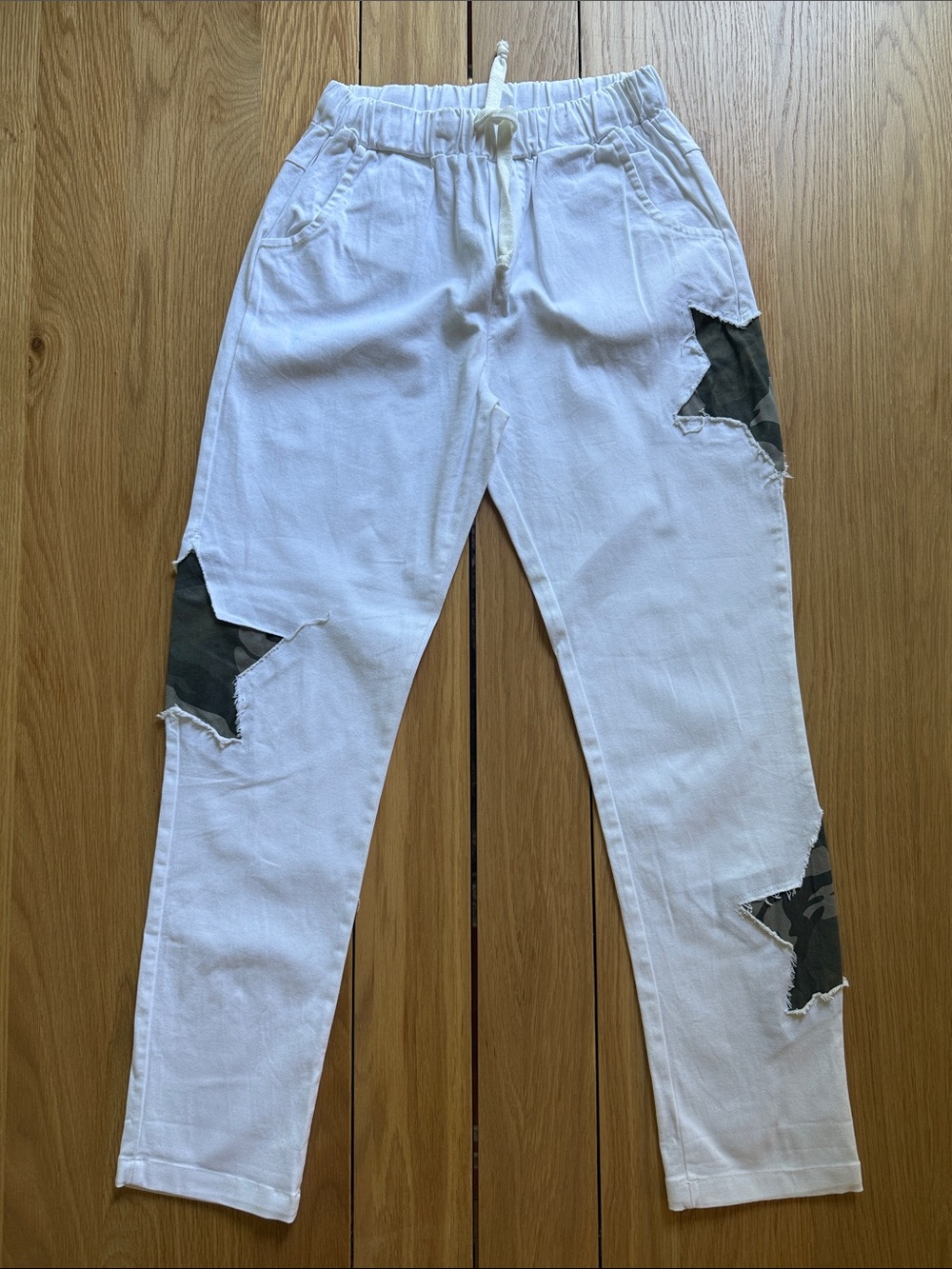 White Women's Jogger Pants with Camouflage Star Patches